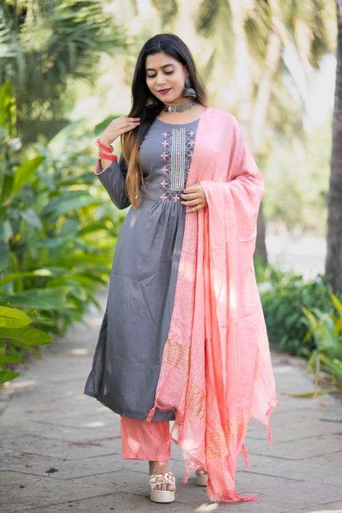 Sanvi 7023 Rayon Kurti With Bottom Dupatta