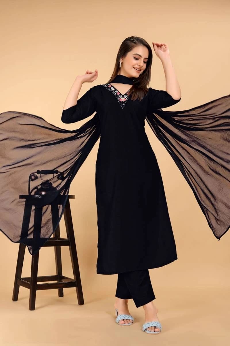 Fg Manohari Pure Bsy Chinnon Daily Wear Kurti Pant With Dupatta Collection