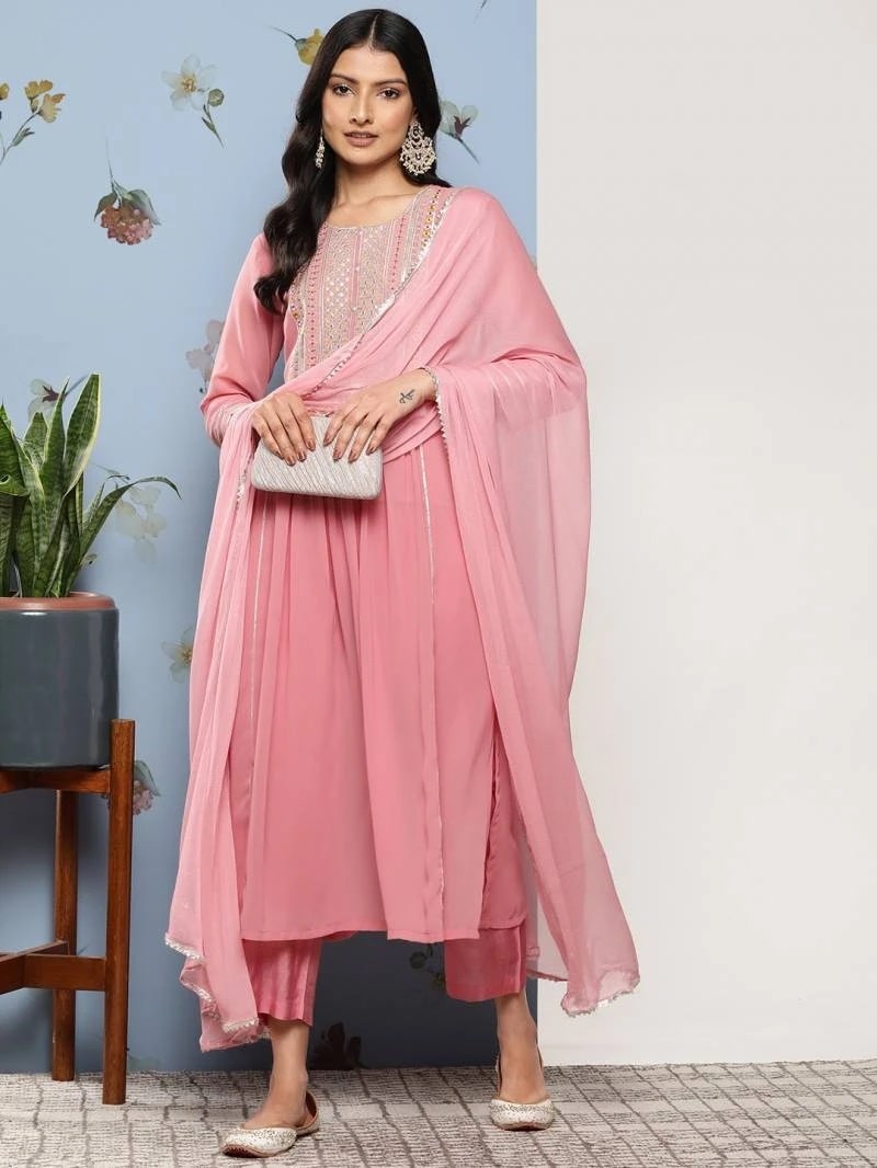 Vaidehi Georgette Casual Wear Kurti Set With Dupatta Collection