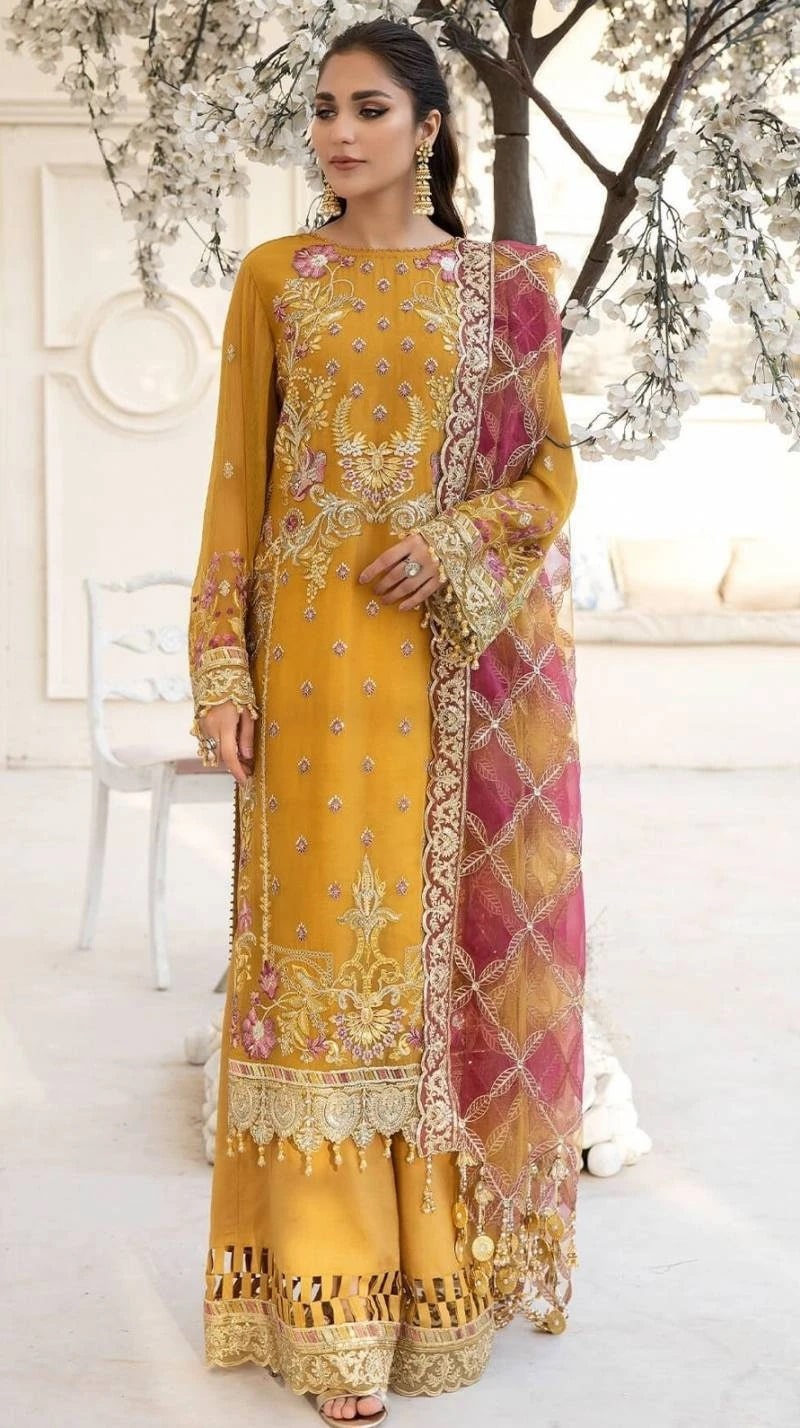 Mahnur M 103 Designer Pakistani Salwar Kameez