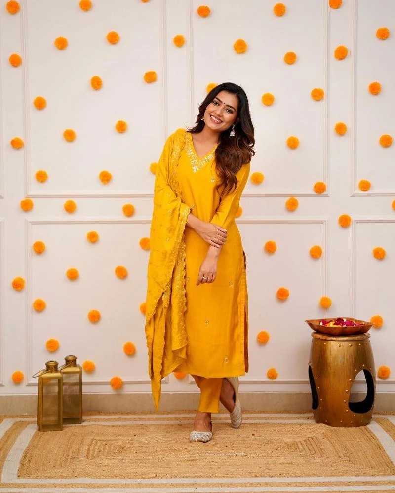 Zarna 01 Viscose Designer V Neck Kurti Bottom With Dupatta Collection