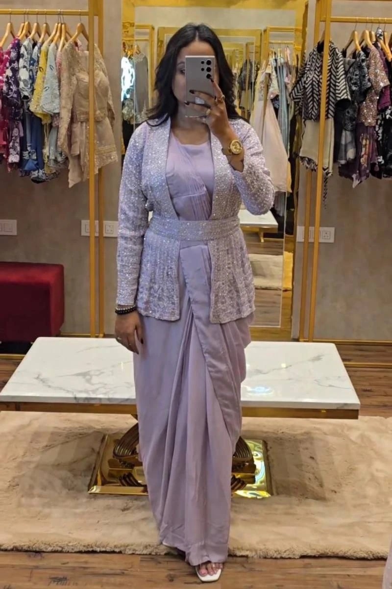 Bt 7023 Designer Gown With Koti