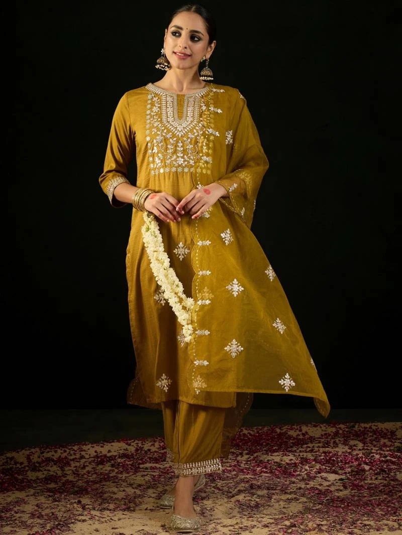 Indo Era 2495 Ethnic Wear Embroidery Kurta Set