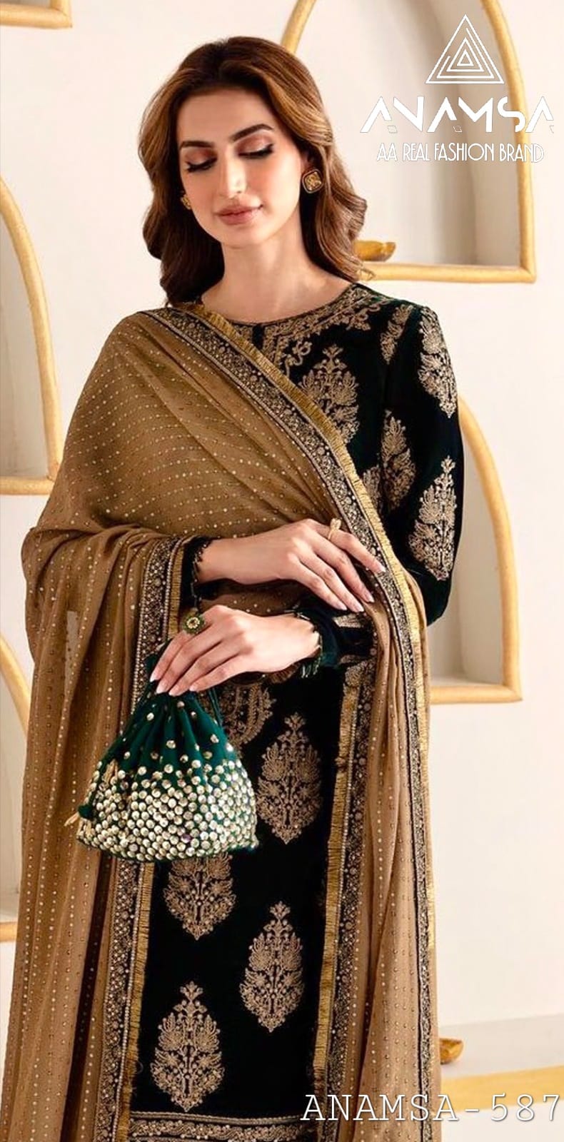 Anamsa 587 Velvet Pakistani Salwar Kameez