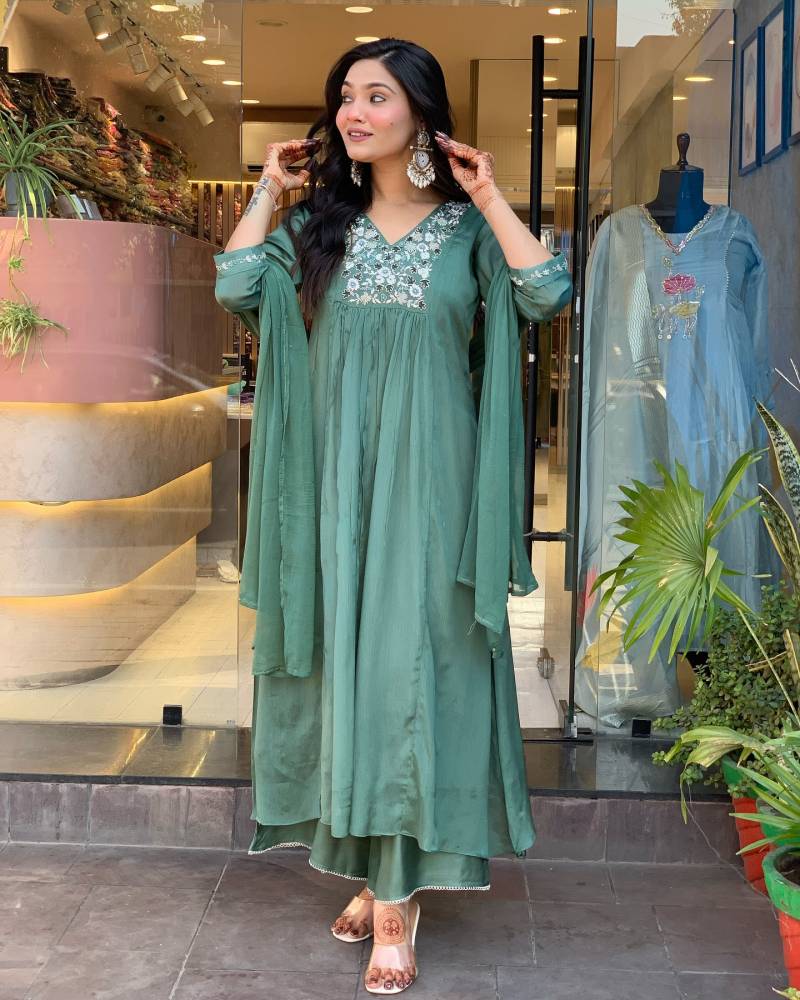 Aayushi Green Embroidered Kurti Bottom With Dupatta